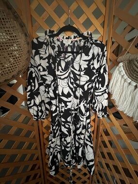 Umgee Black & Off White Floral Tie-Front Dress